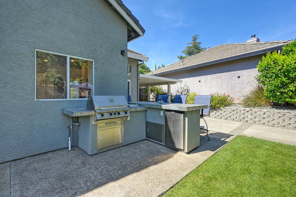 110 Larkin Circle