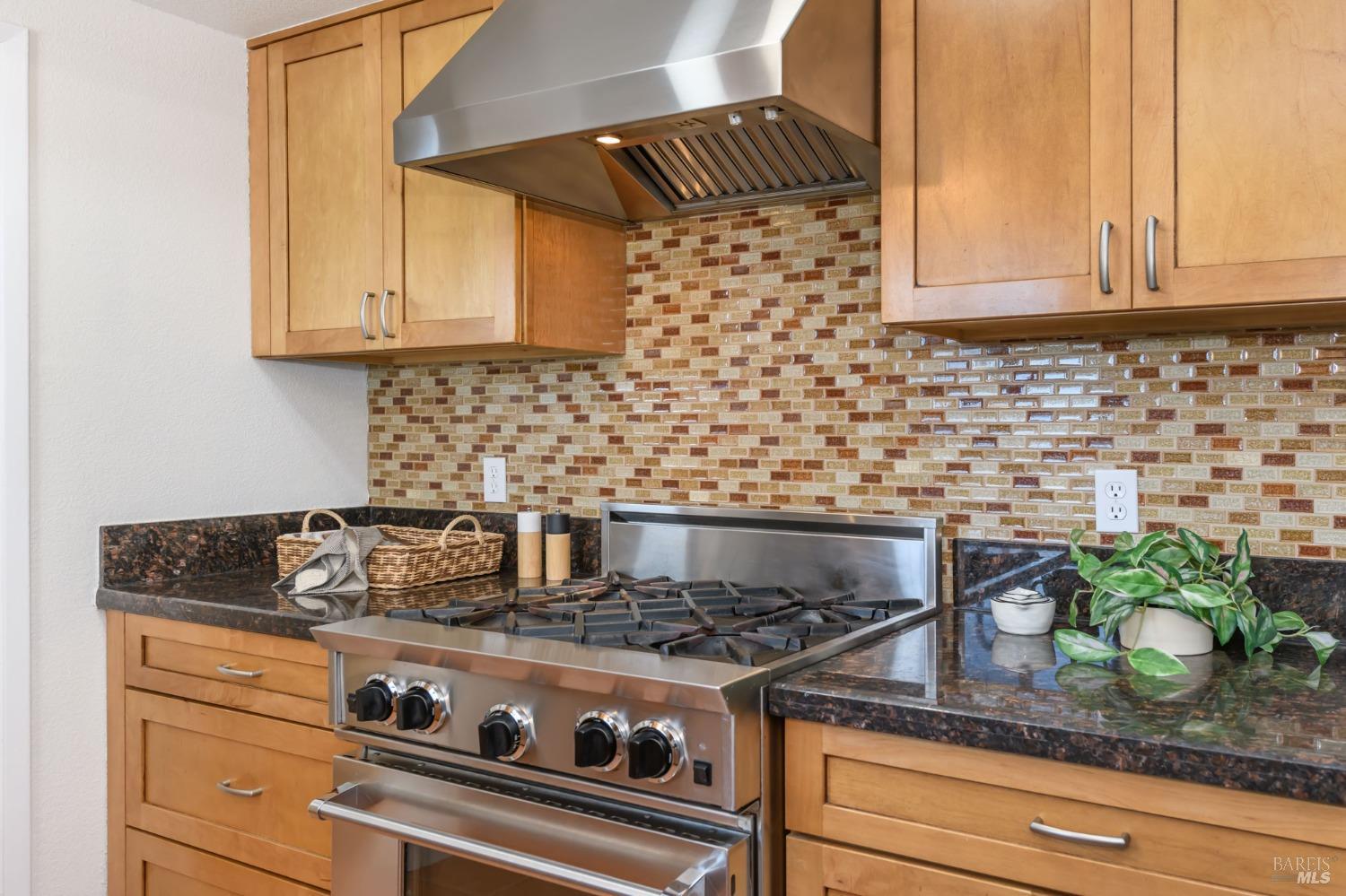 2013 Harrison Street