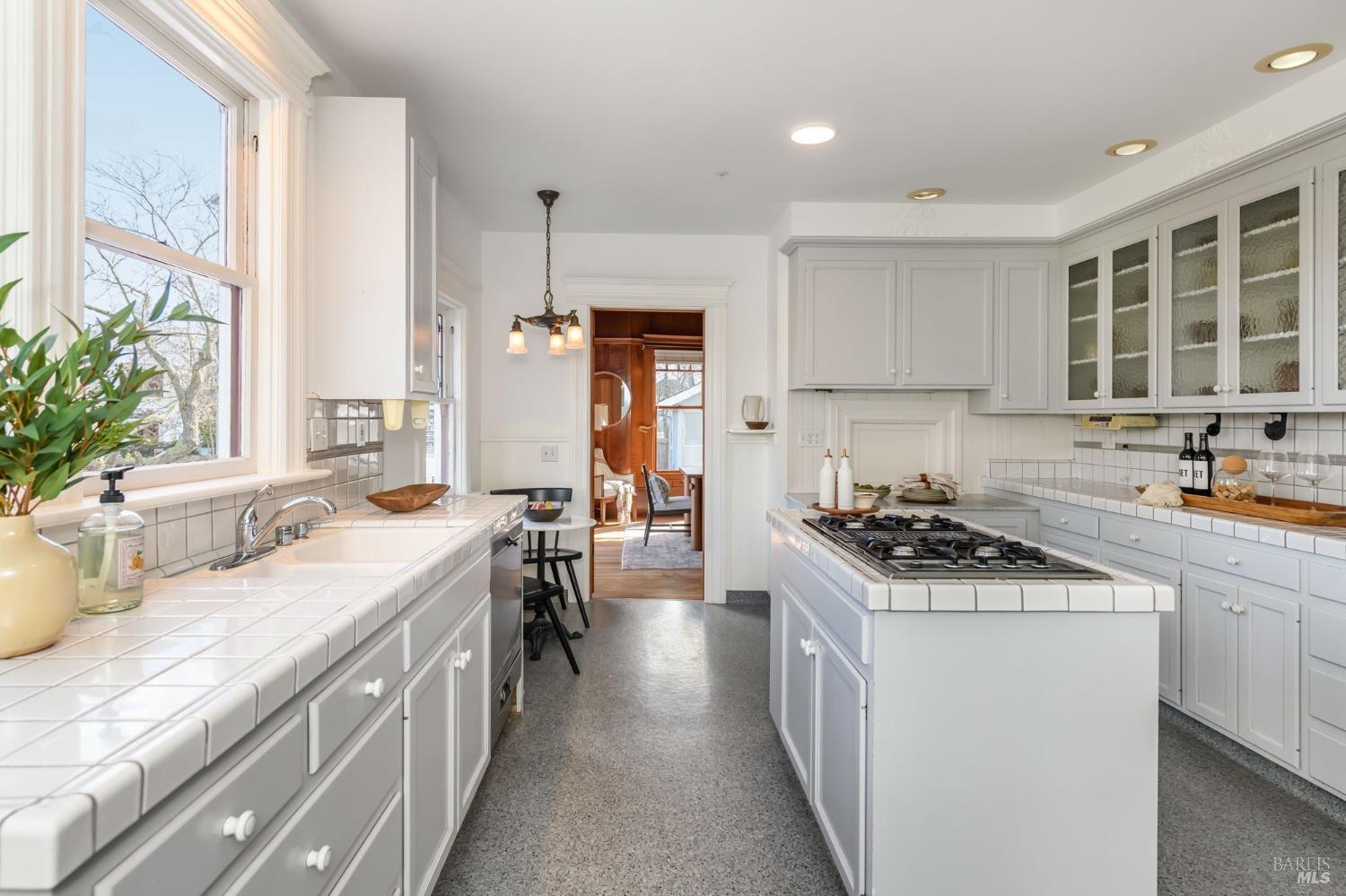 8-10 Keller Street St