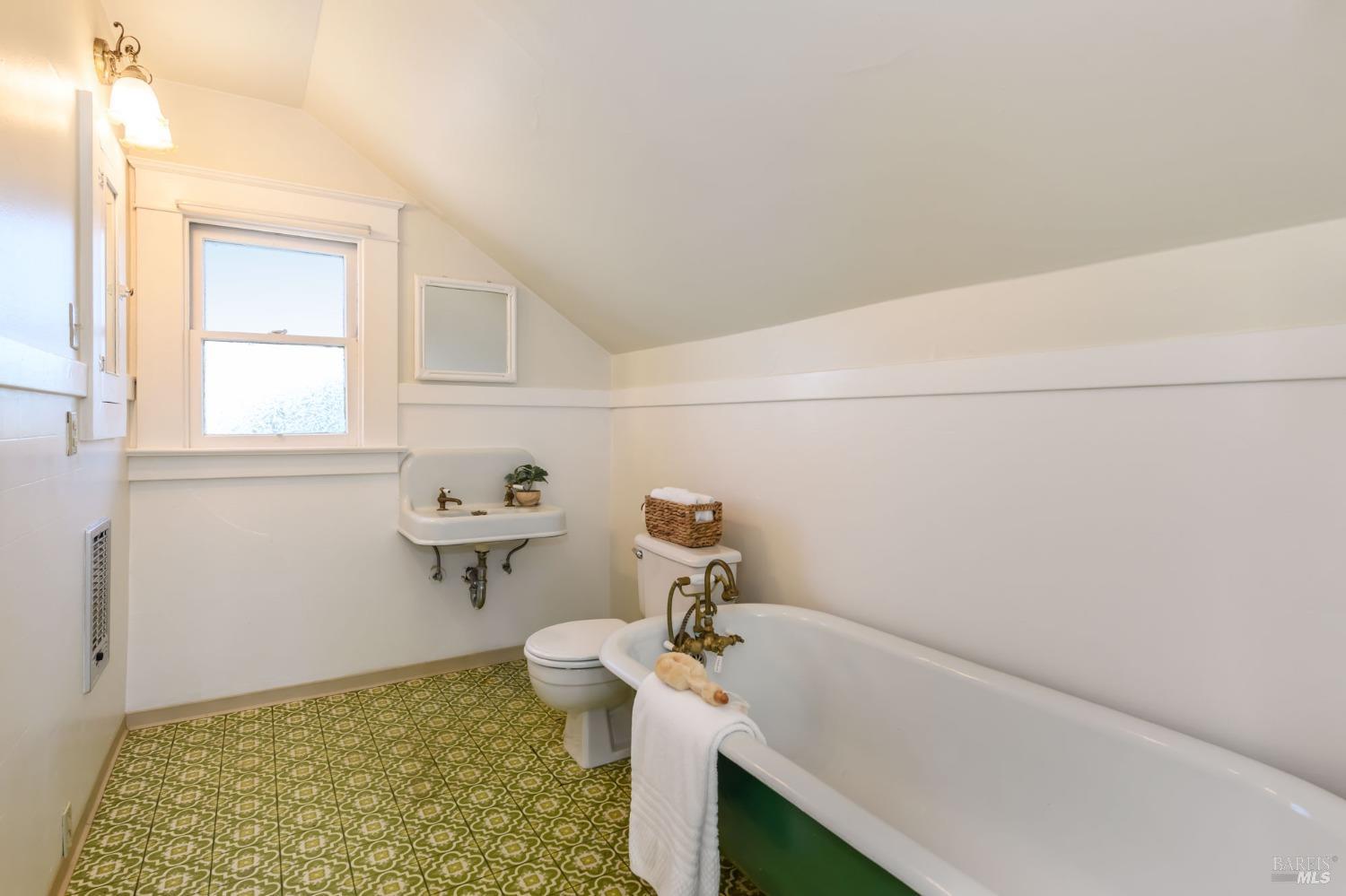 8-10 Keller Street St