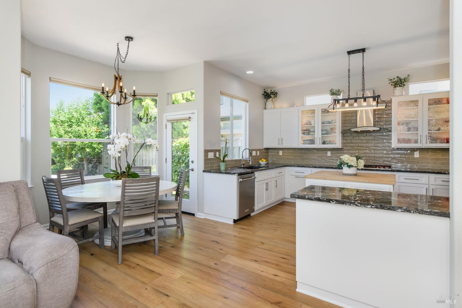 1996 Falcon Ridge Dr