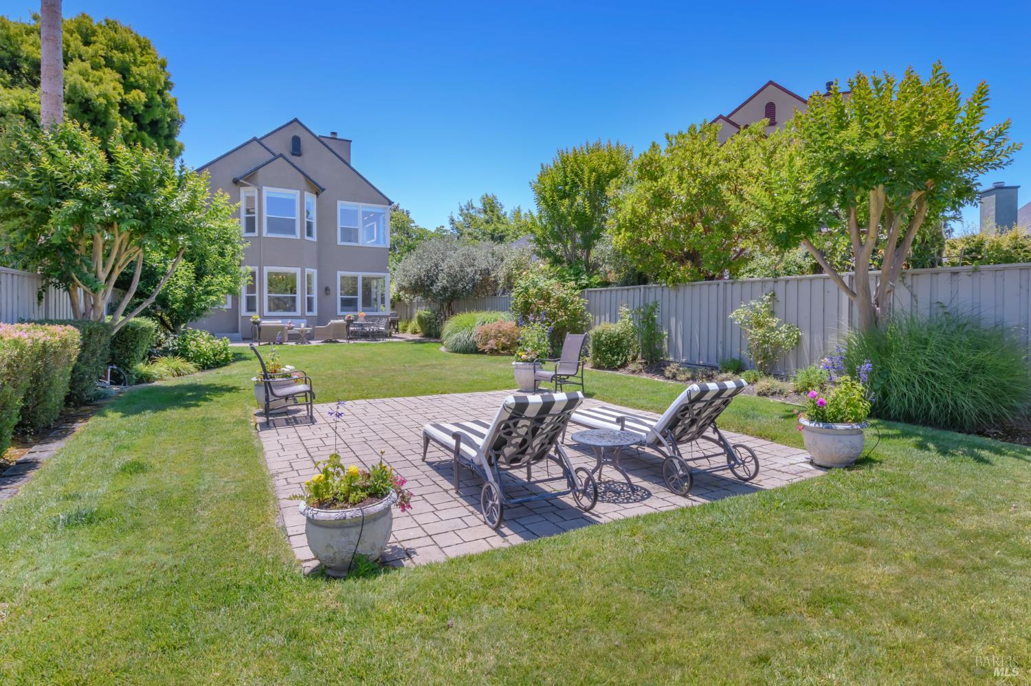 1996 Falcon Ridge Dr