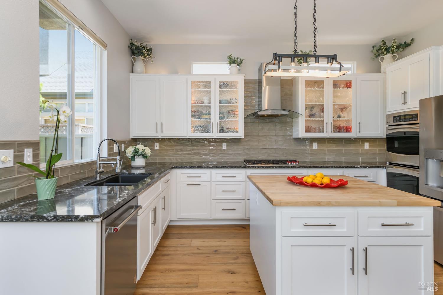 1996 Falcon Ridge Dr