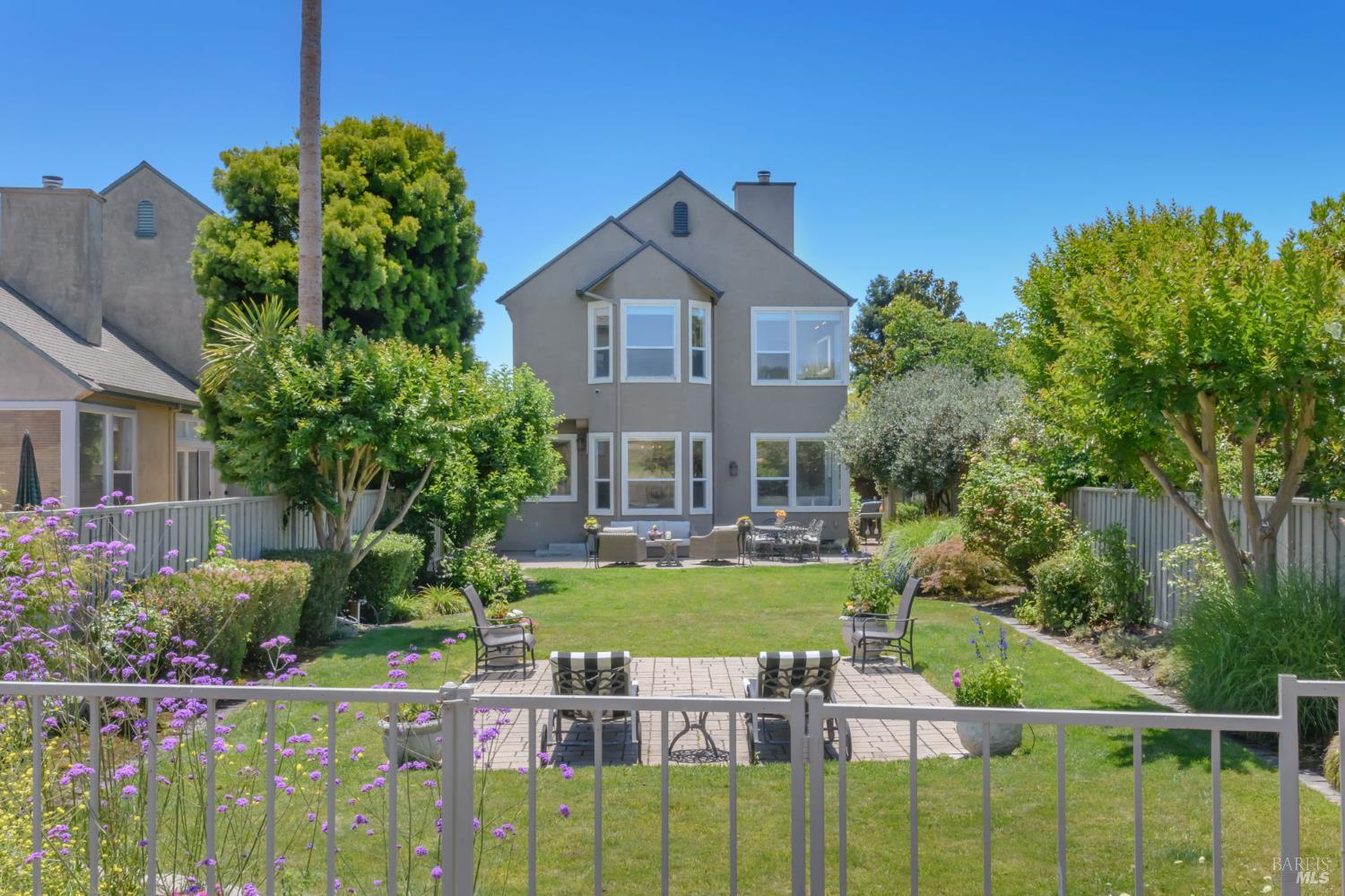 1996 Falcon Ridge Dr