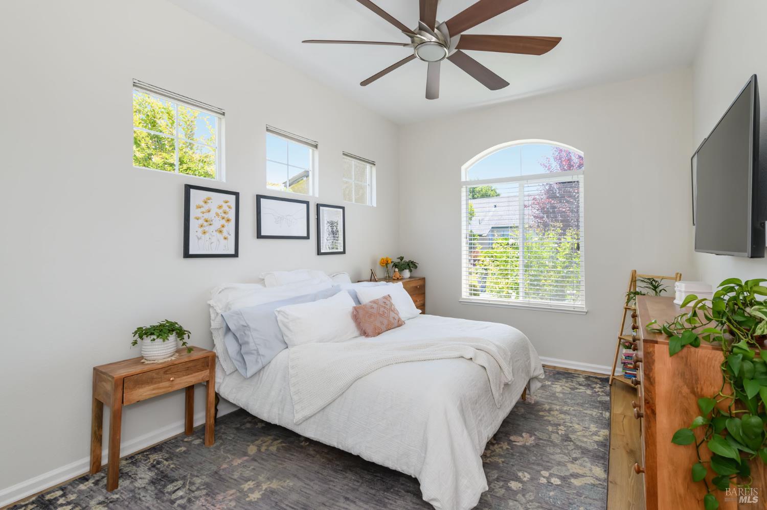 1996 Falcon Ridge Dr