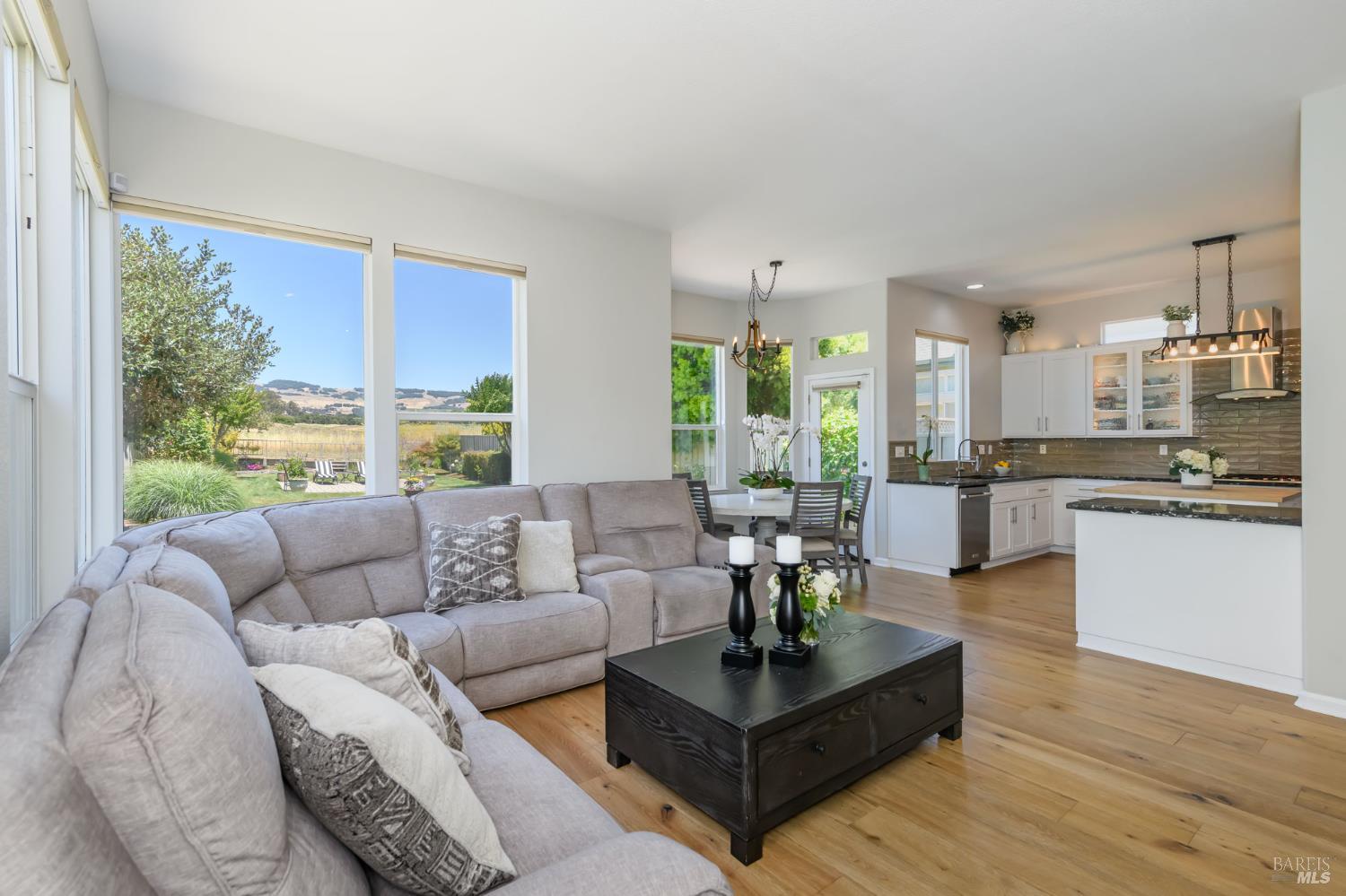 1996 Falcon Ridge Dr