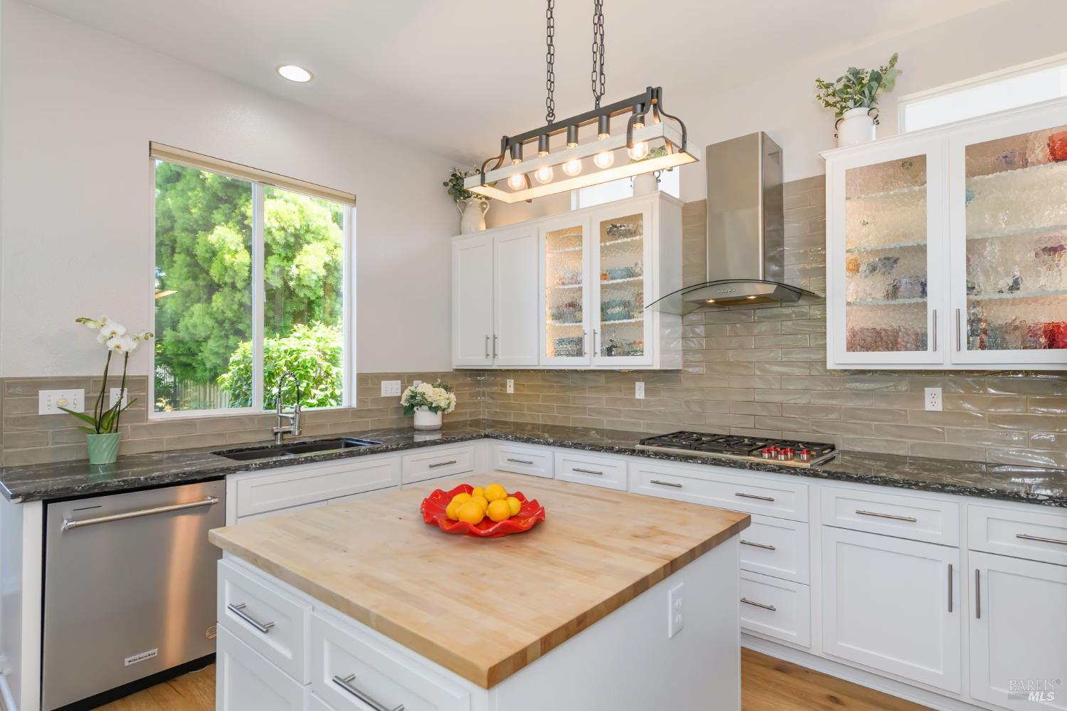 1996 Falcon Ridge Dr