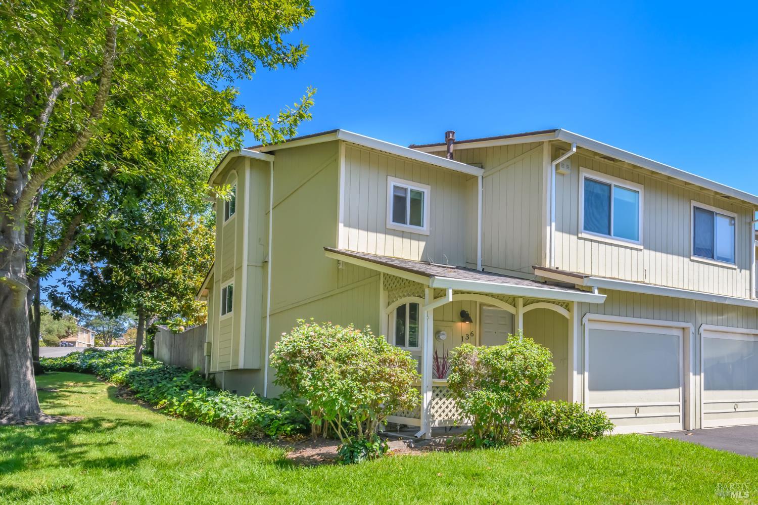 136 Acorn Dr