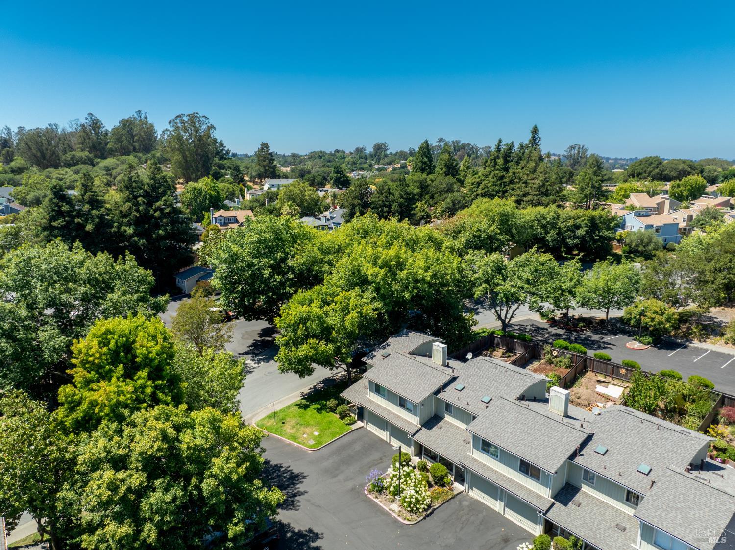 136 Acorn Dr