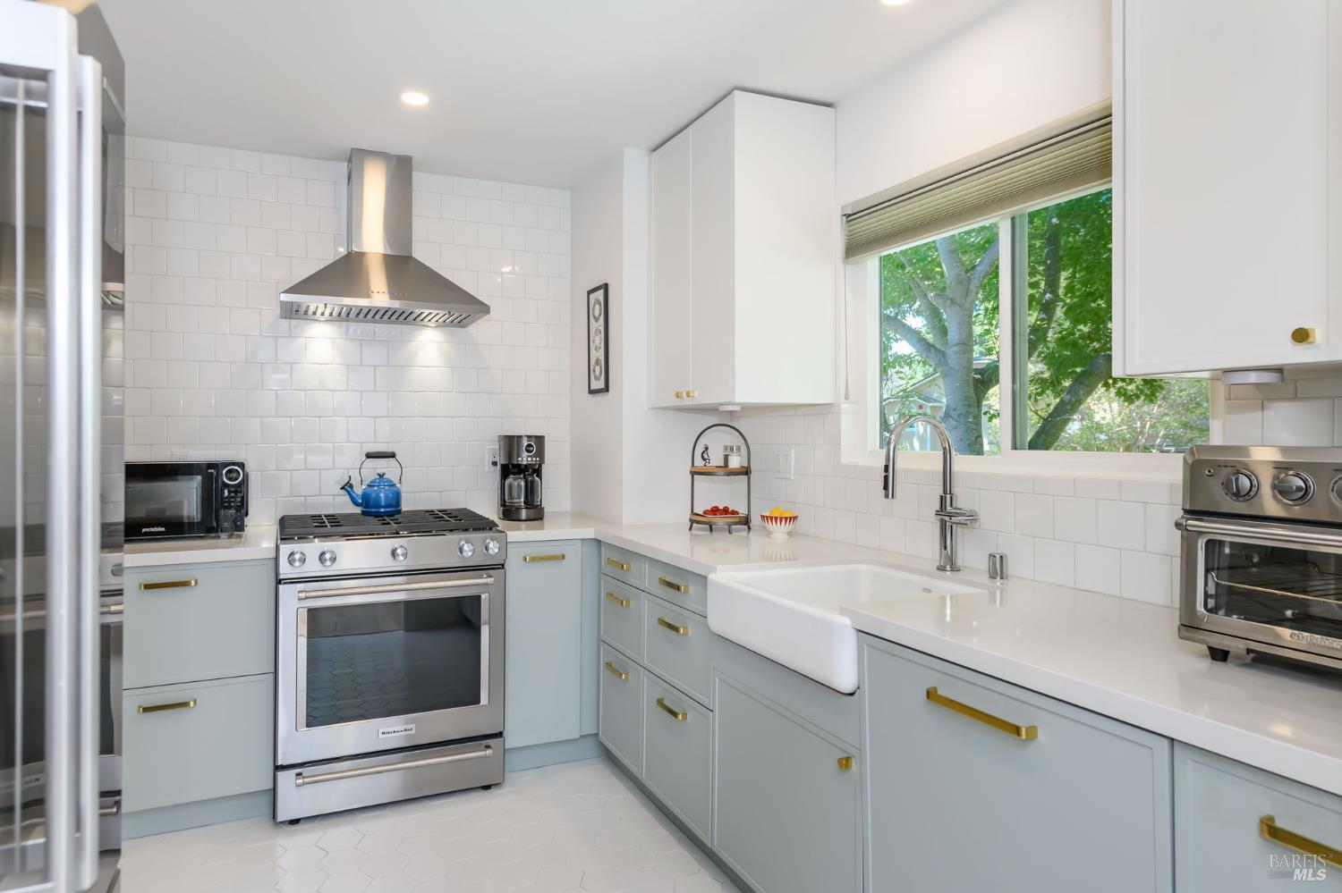 136 Acorn Dr
