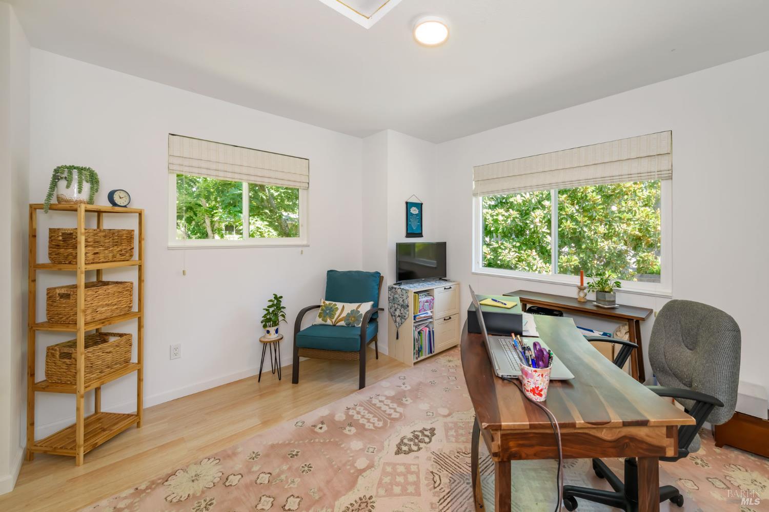 136 Acorn Dr