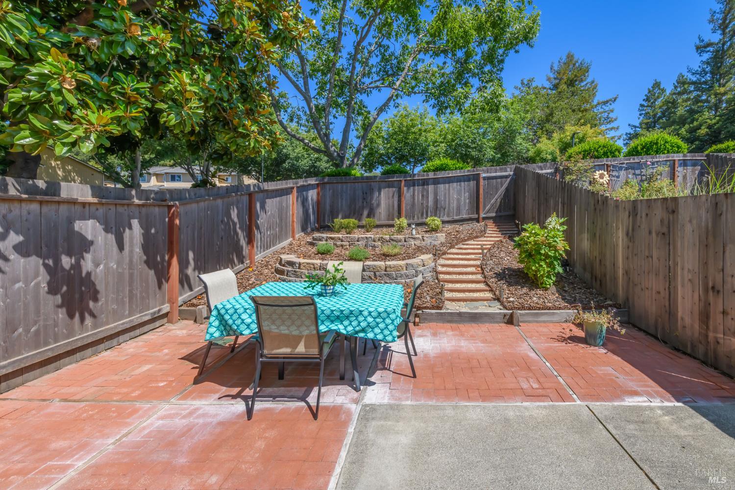 136 Acorn Dr