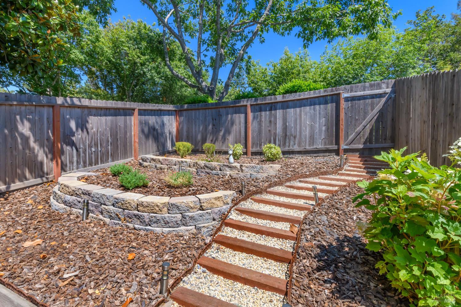 136 Acorn Dr