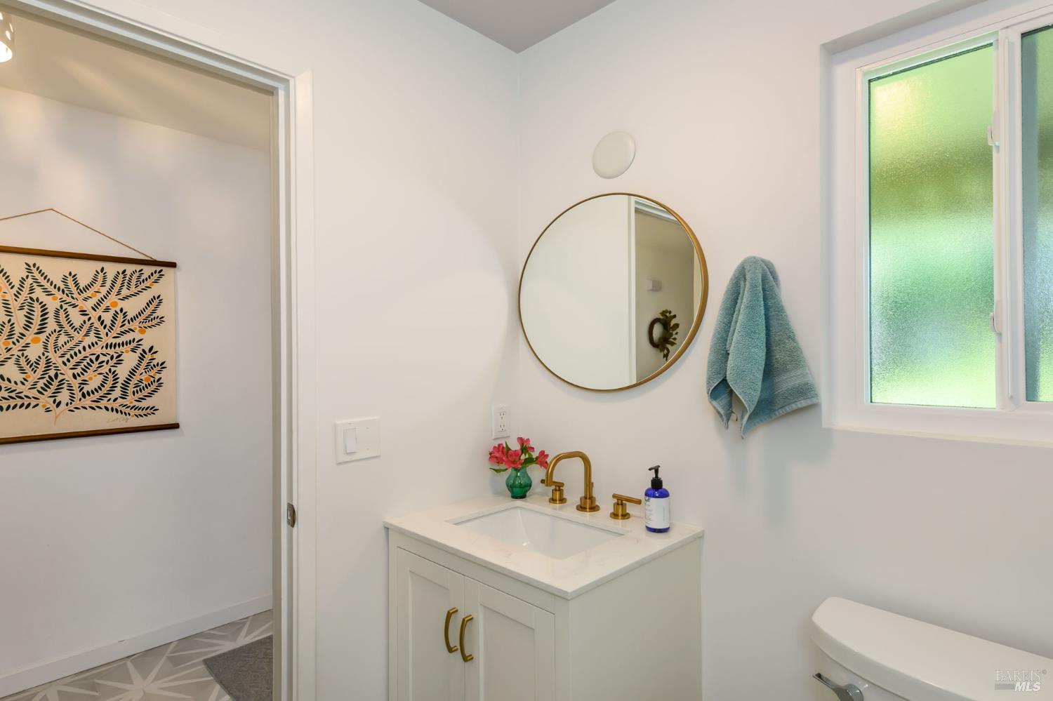 136 Acorn Dr
