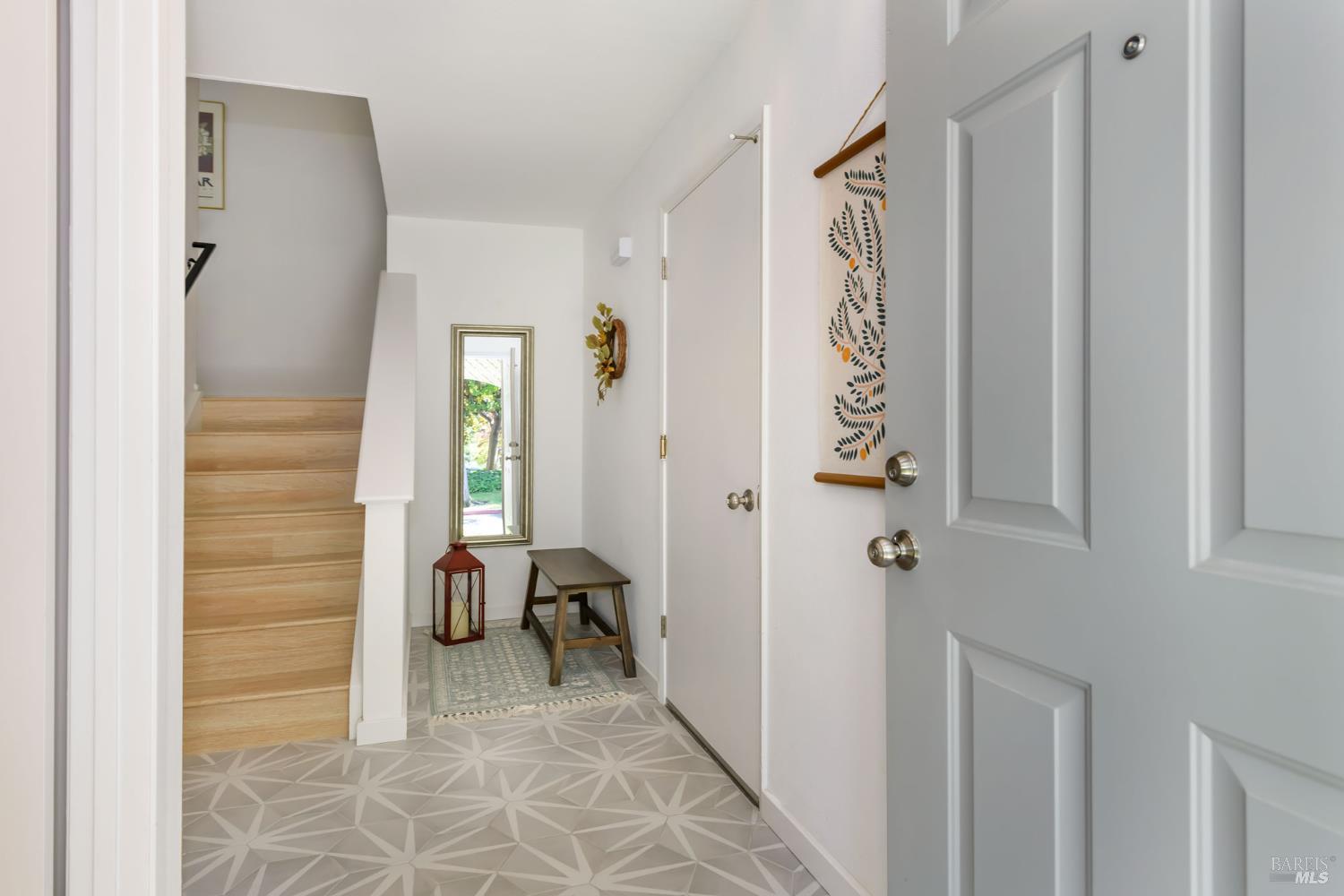 136 Acorn Dr
