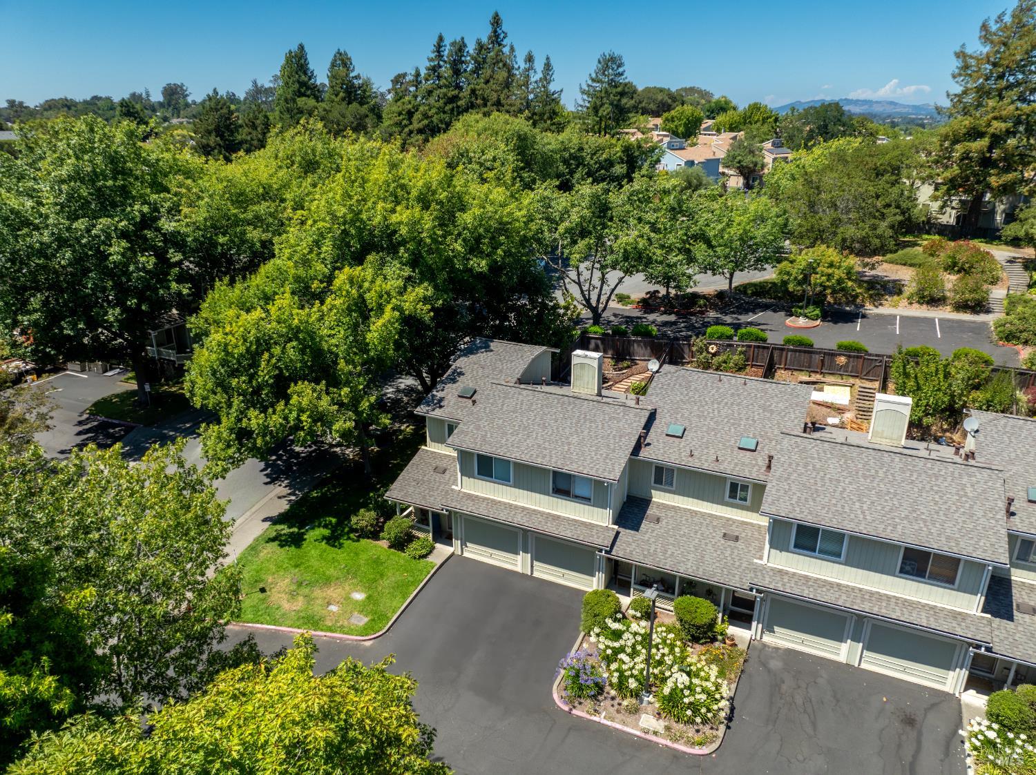 136 Acorn Dr