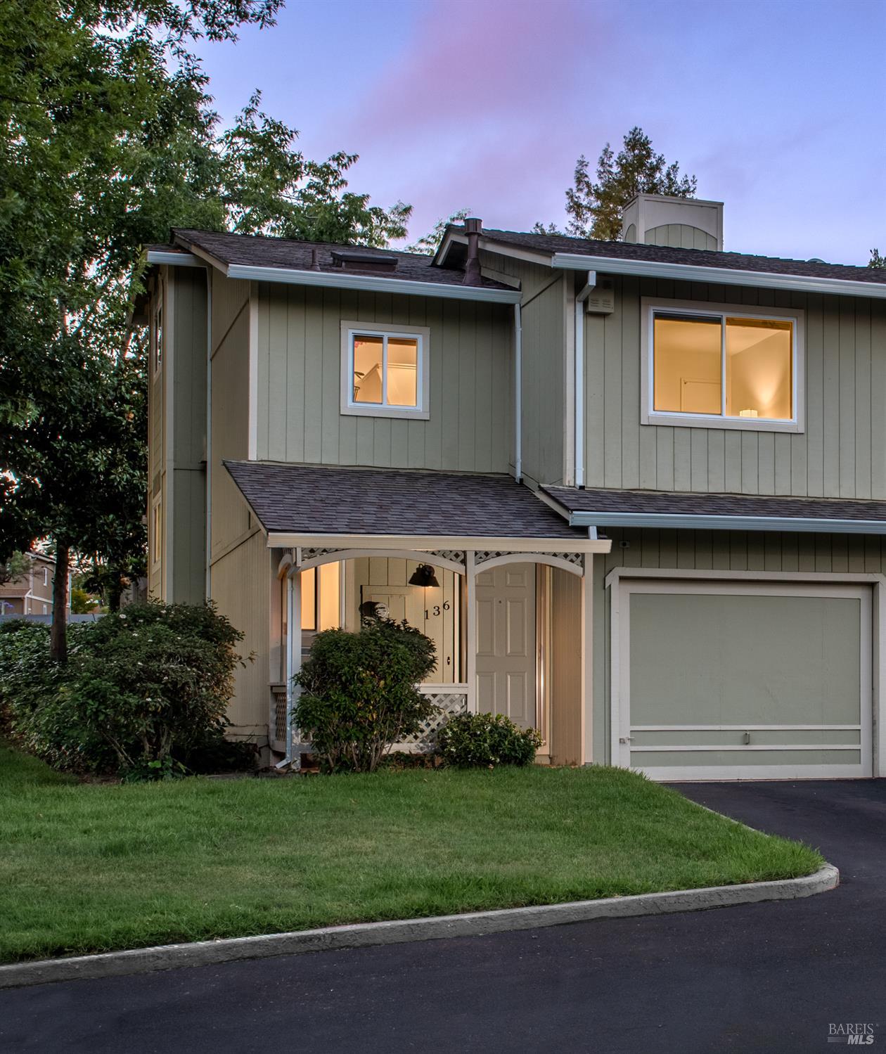 136 Acorn Dr