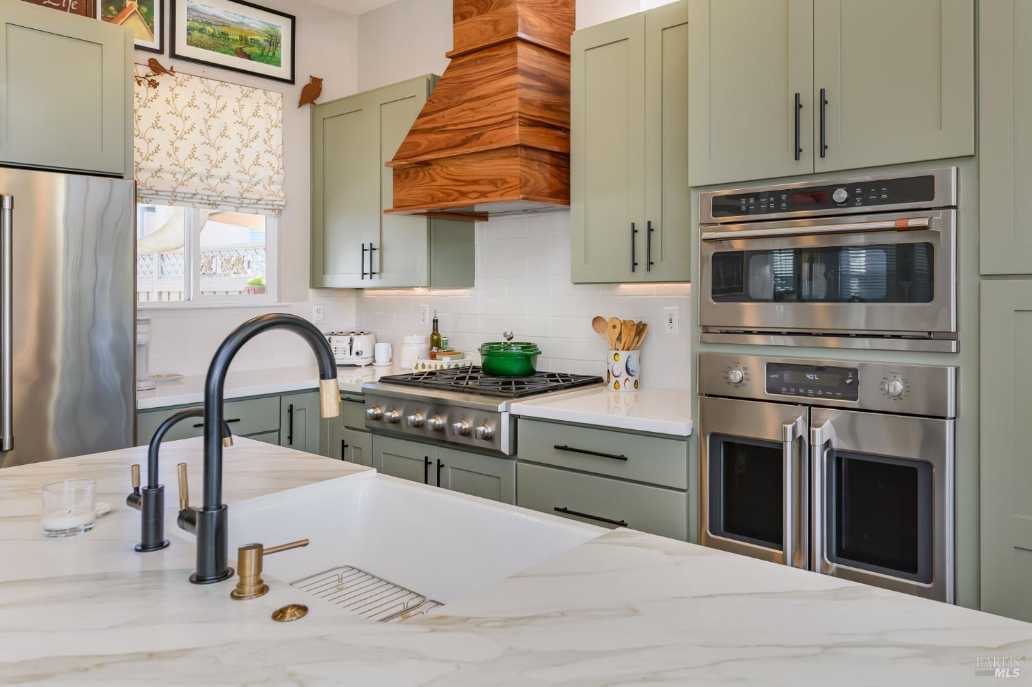 1863 Falcon Ridge Dr