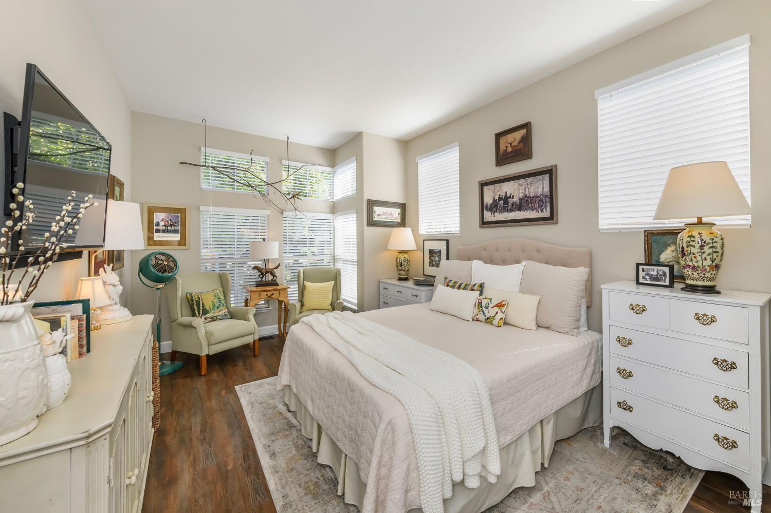 1863 Falcon Ridge Dr