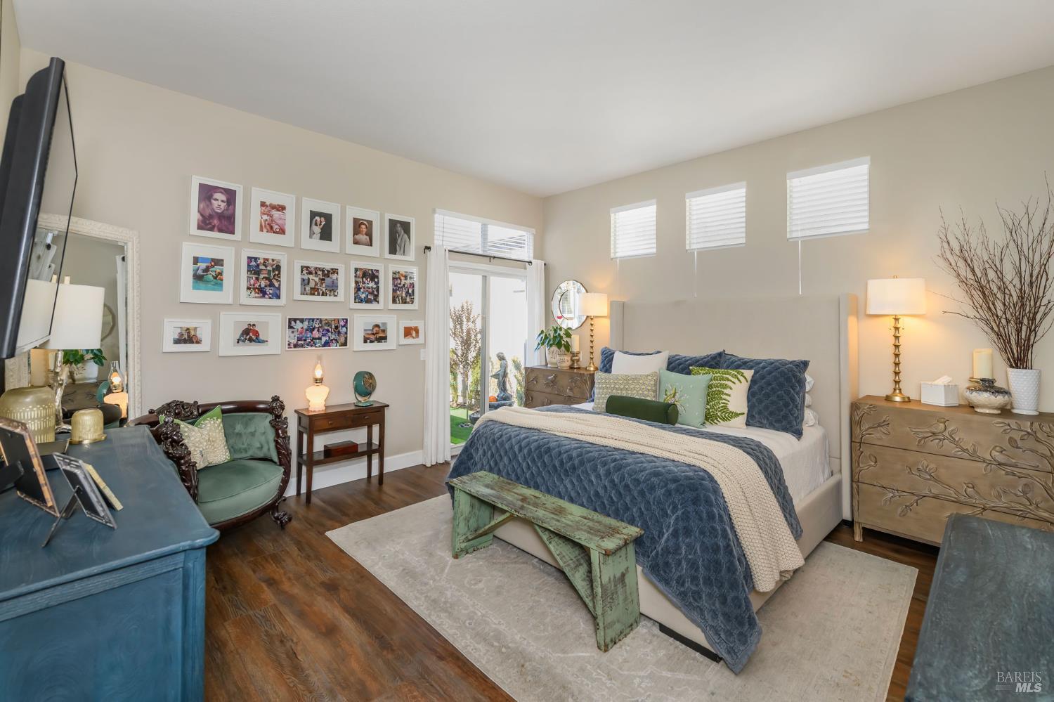 1863 Falcon Ridge Dr