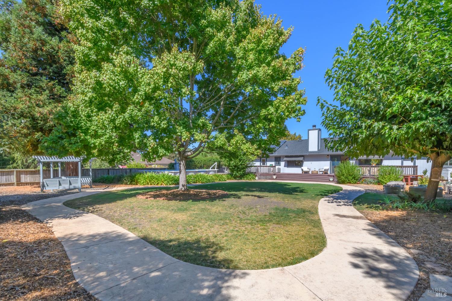 1860 Lynn Dr
