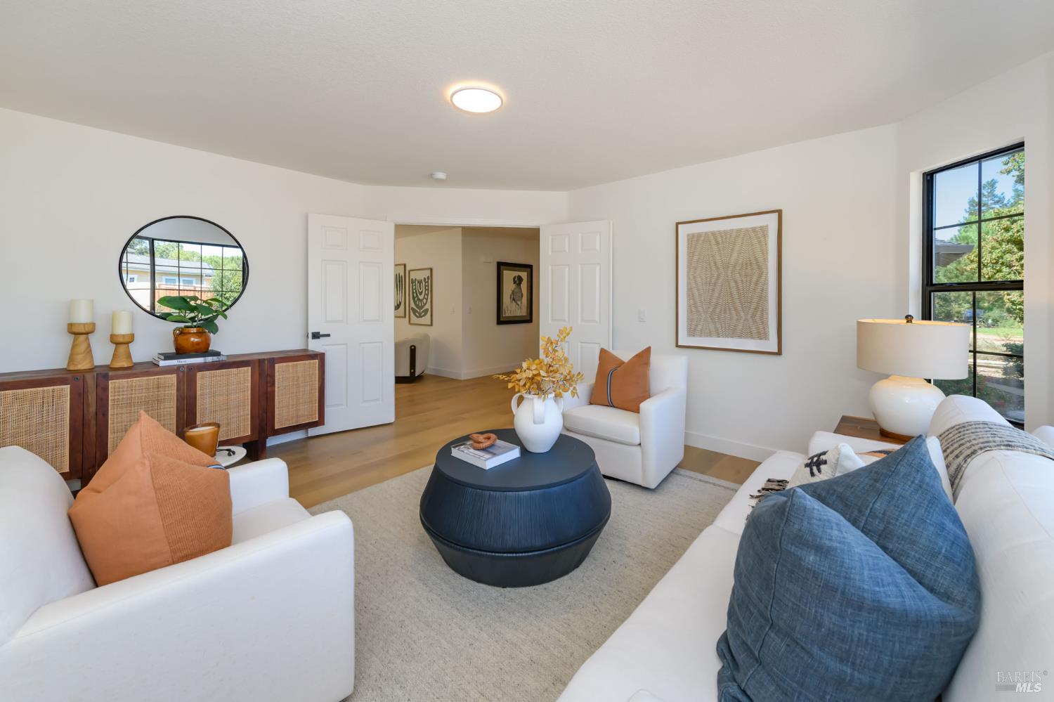 1860 Lynn Dr