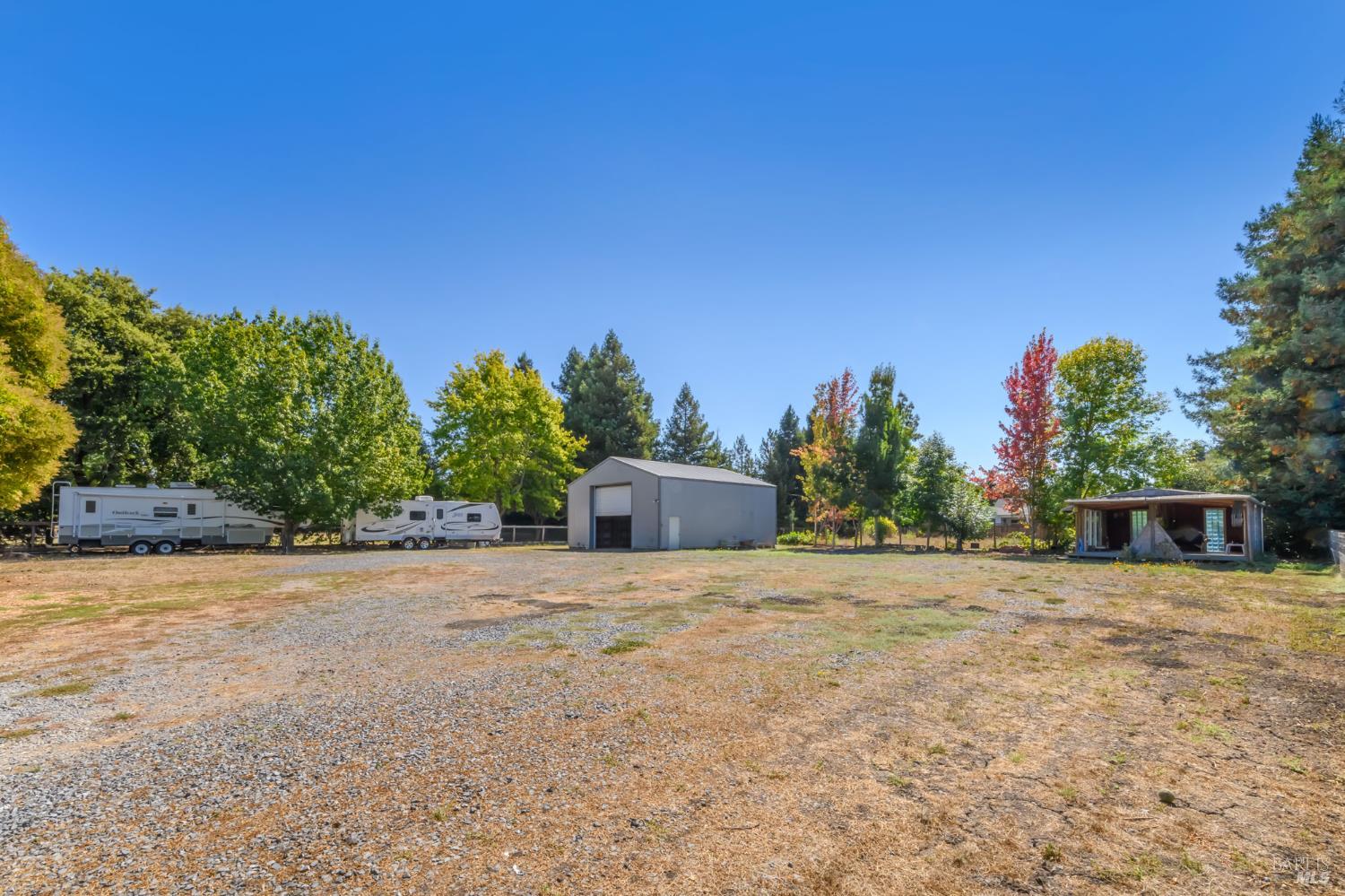 1860 Lynn Dr