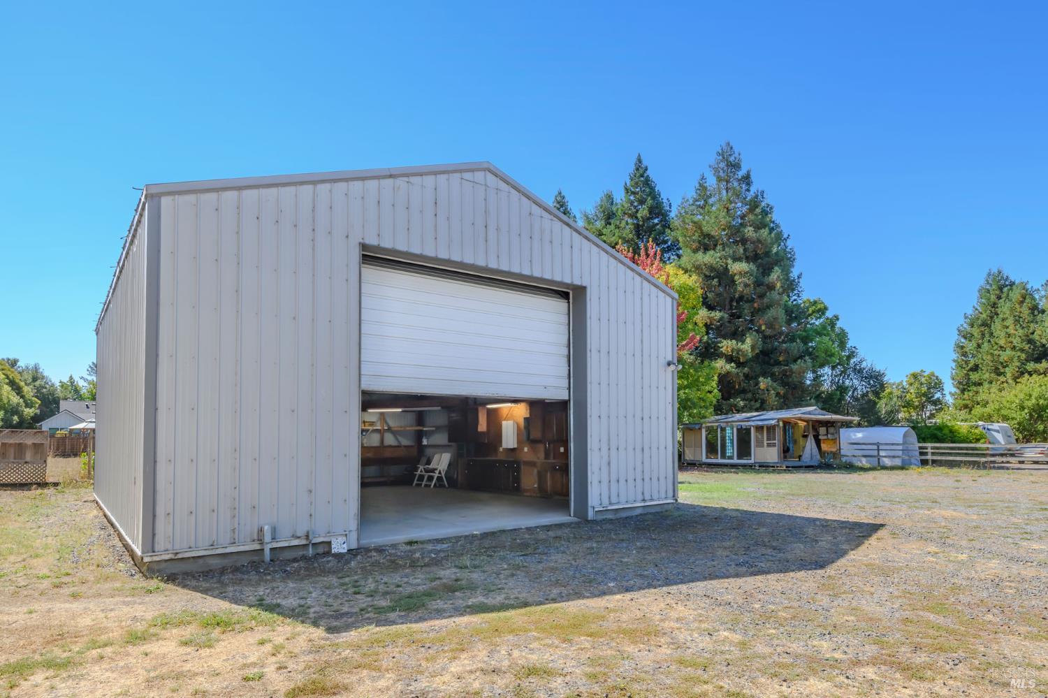 1860 Lynn Dr