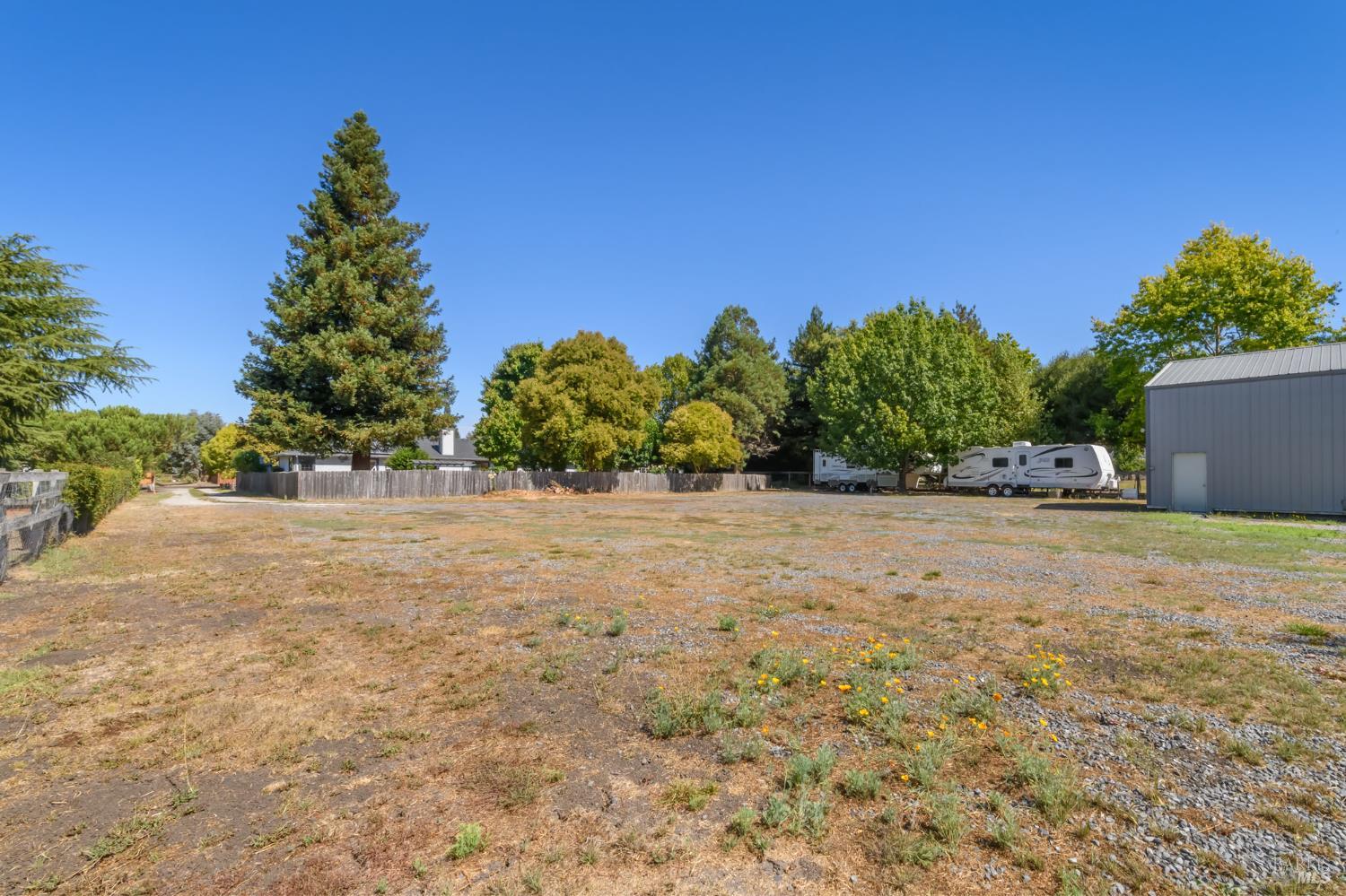 1860 Lynn Dr
