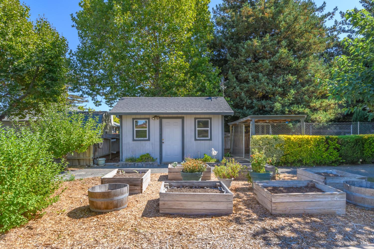 1860 Lynn Dr