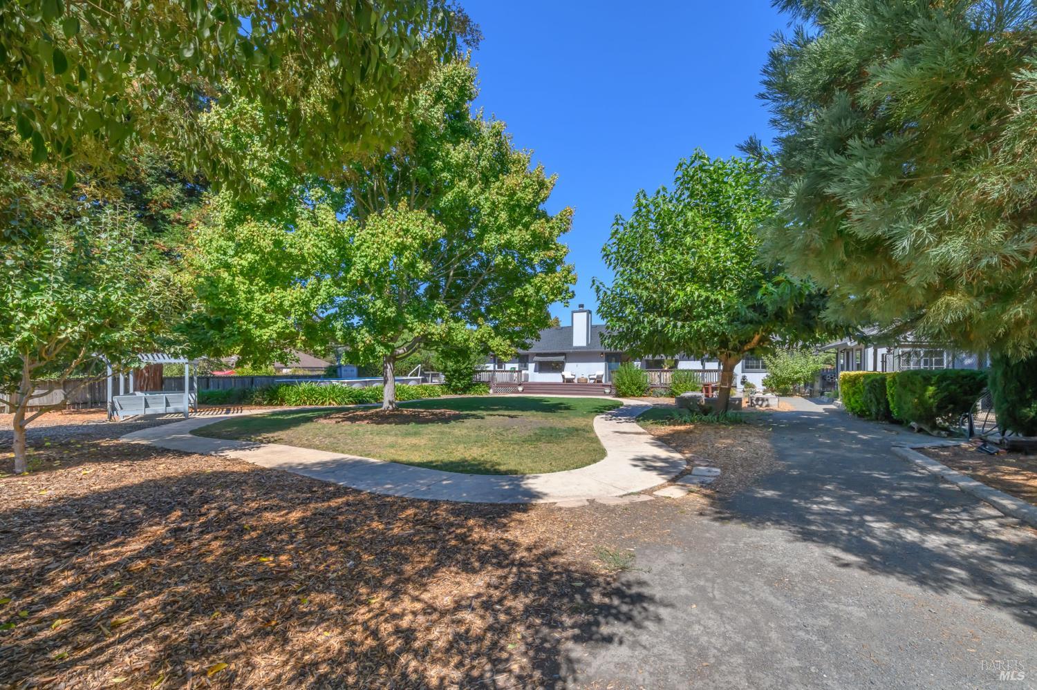 1860 Lynn Dr