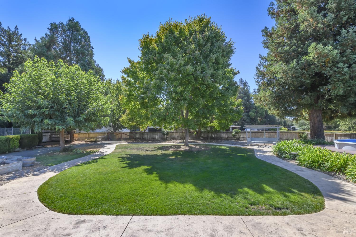 1860 Lynn Dr
