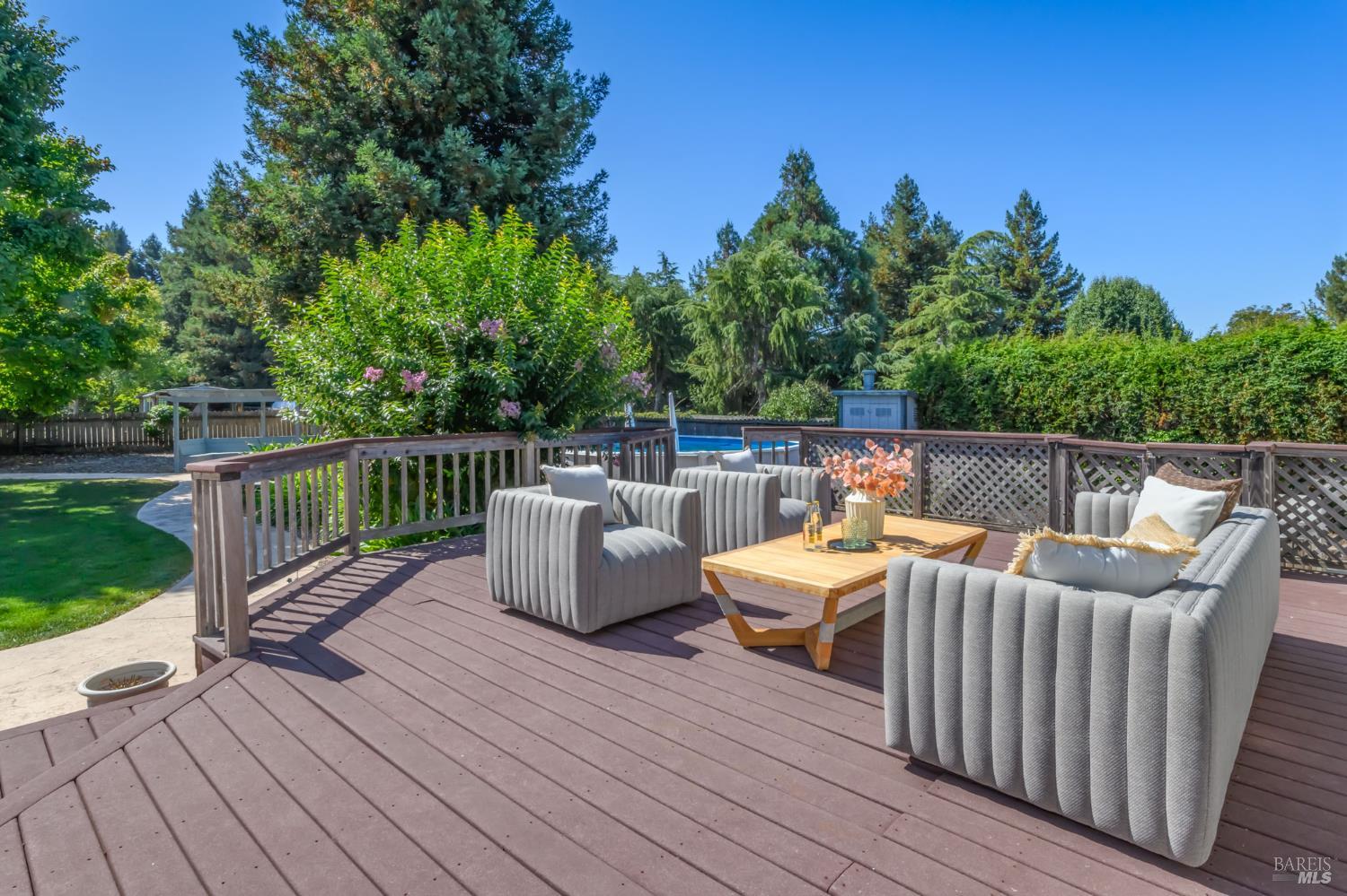 1860 Lynn Dr