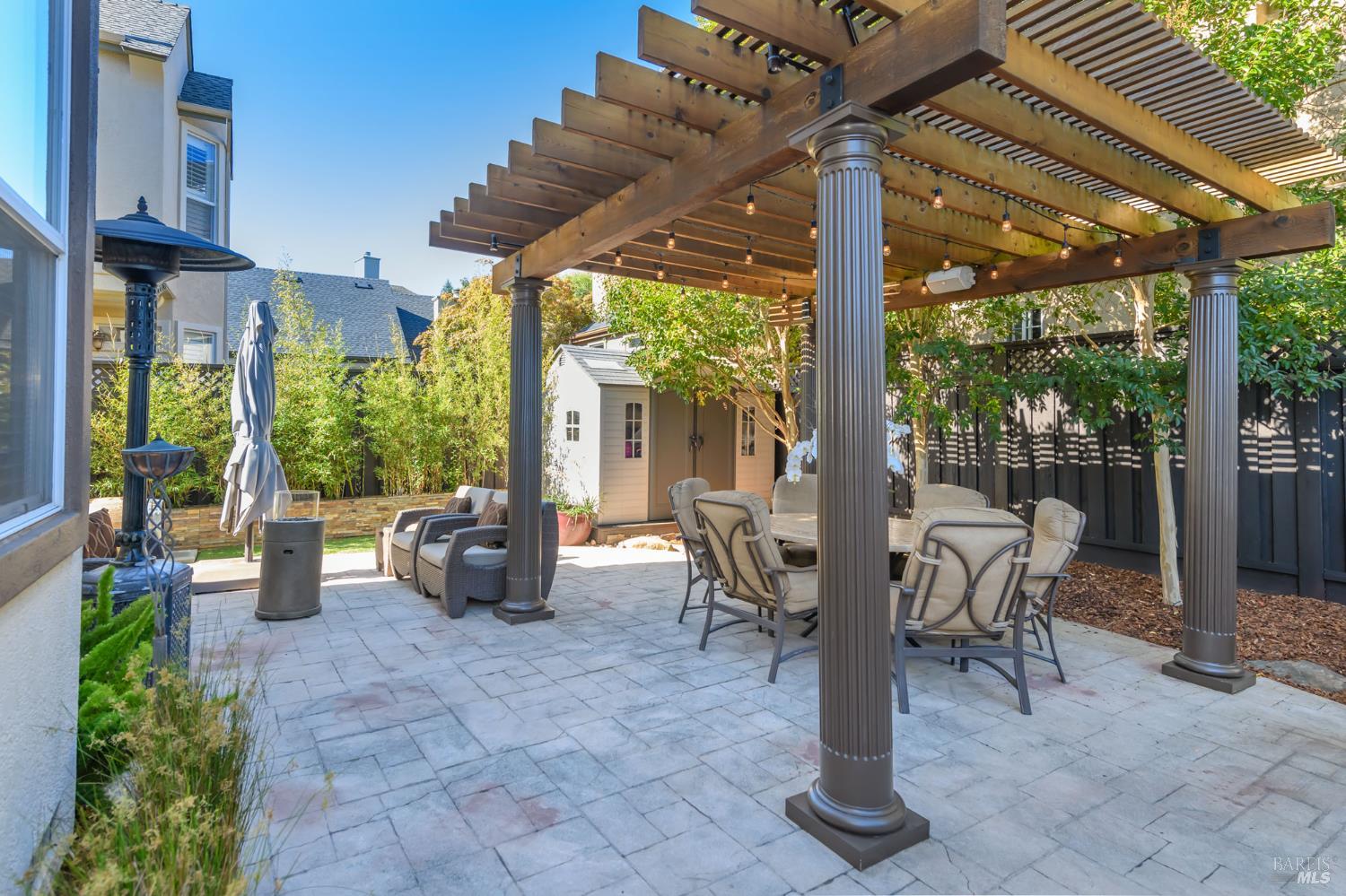 2 Wedgewood Ct