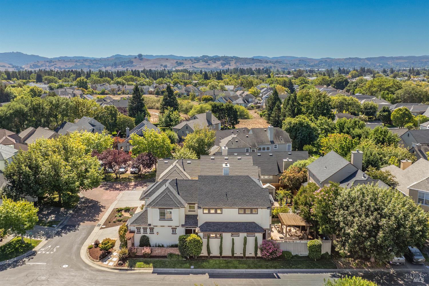 2 Wedgewood Ct
