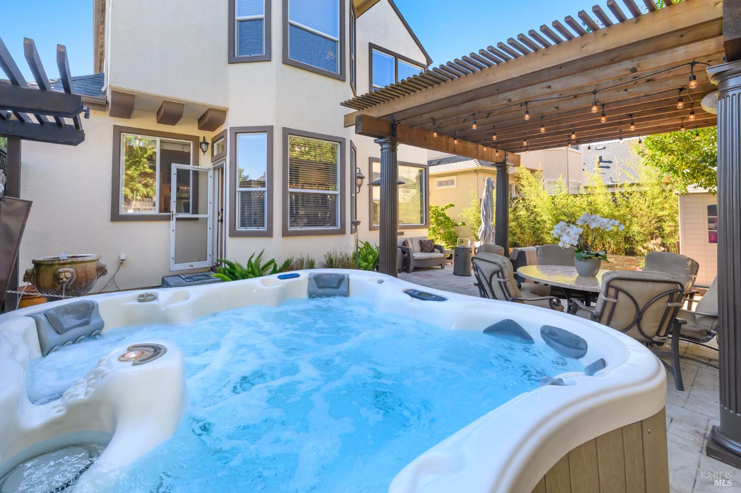 2 Wedgewood Ct