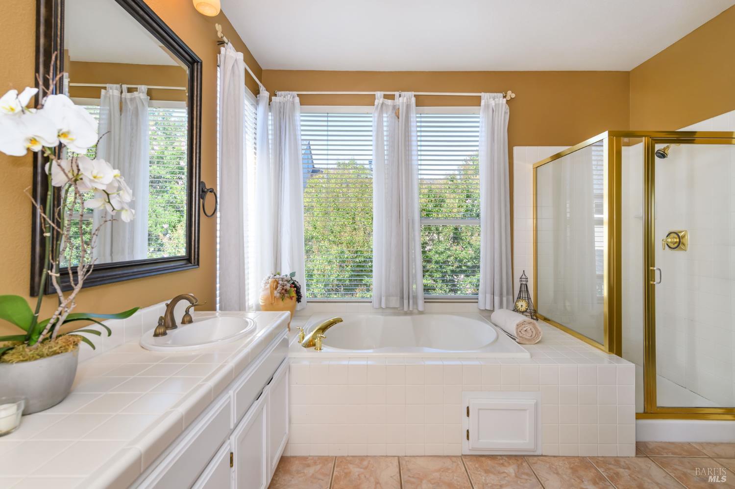 2 Wedgewood Ct