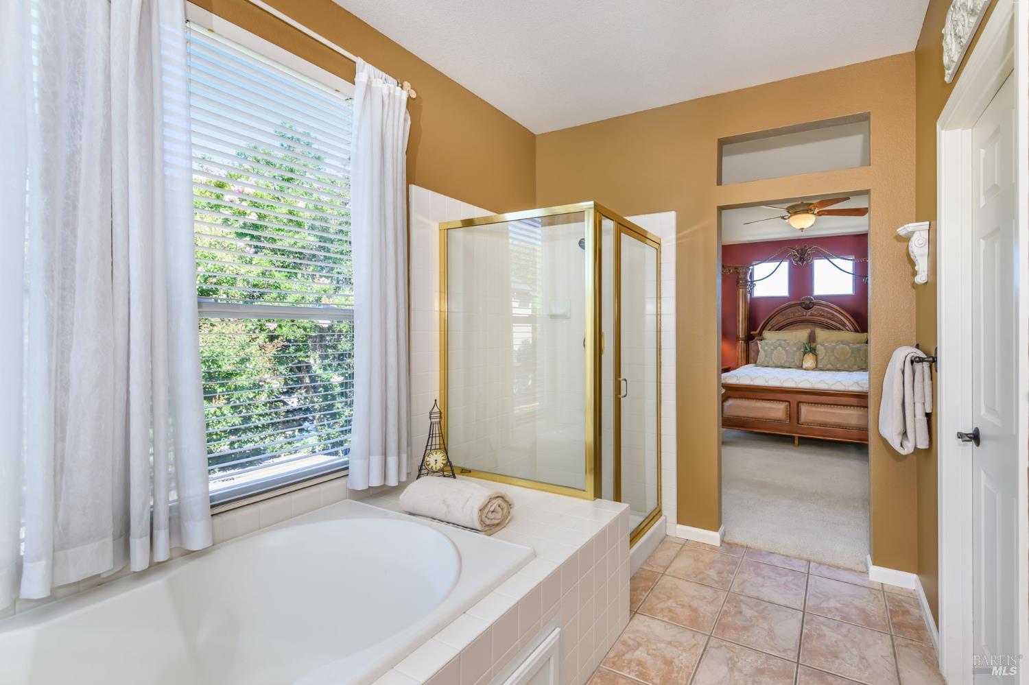 2 Wedgewood Ct