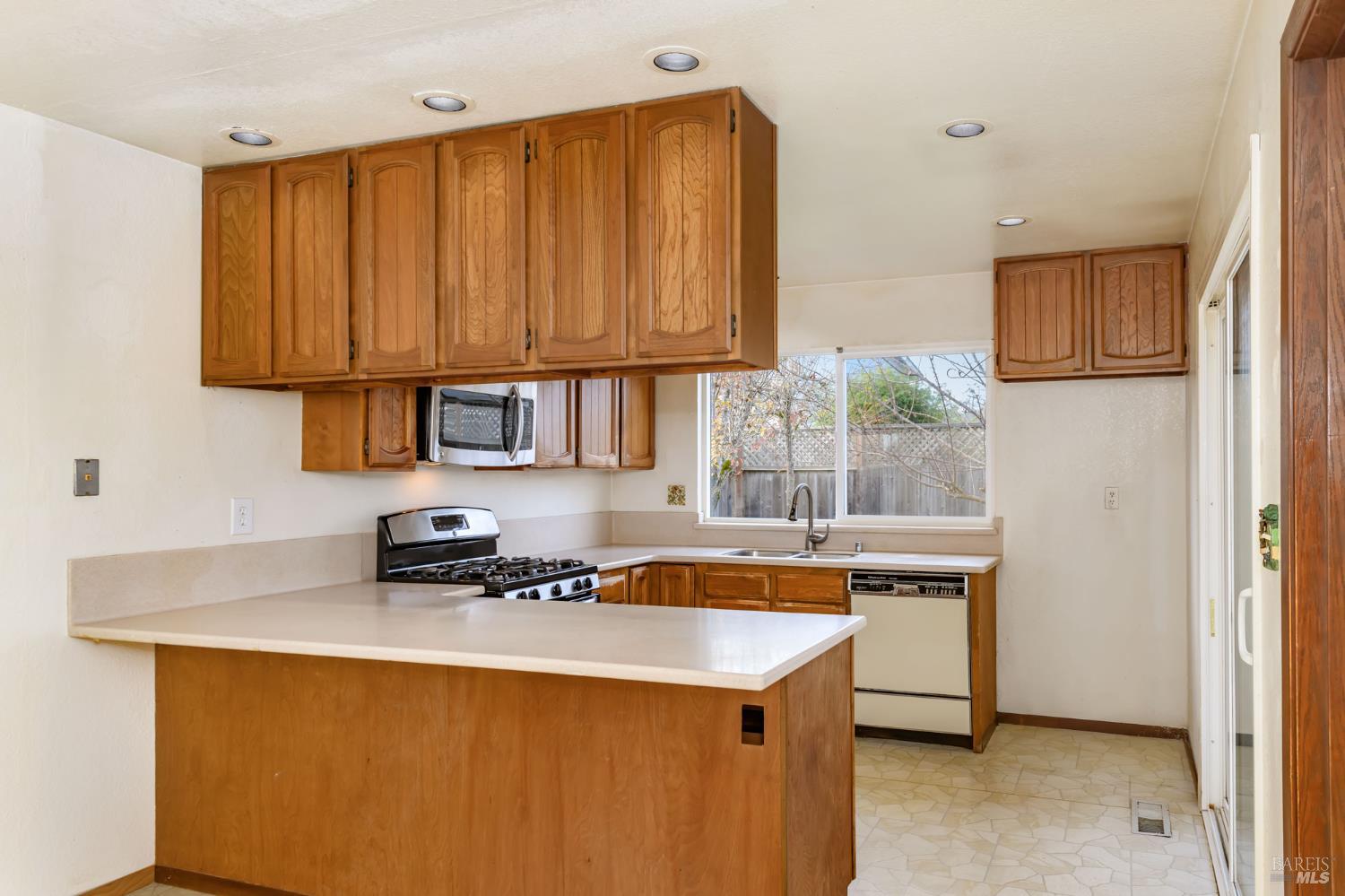 1068 San Francisco Way