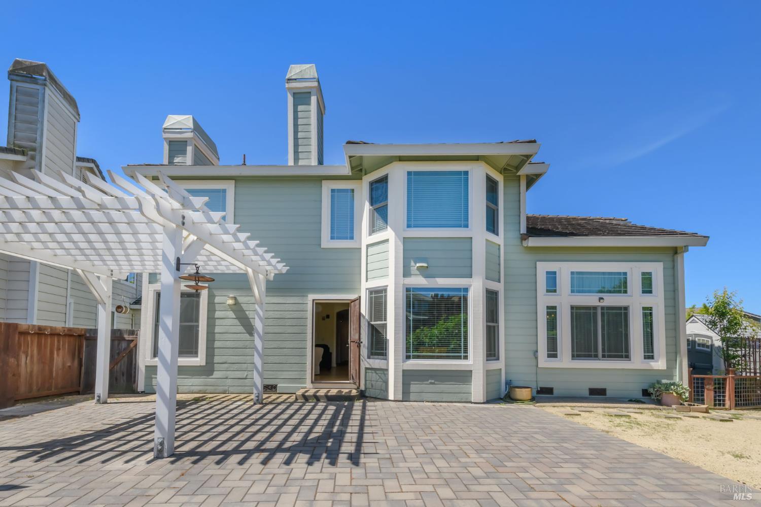 520 Almanor Street