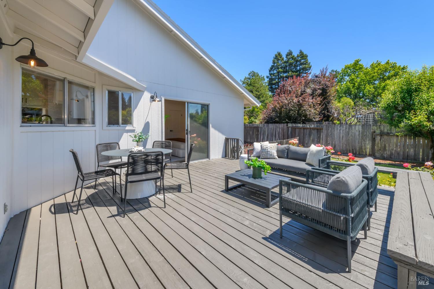 1908 Caulfield Lane