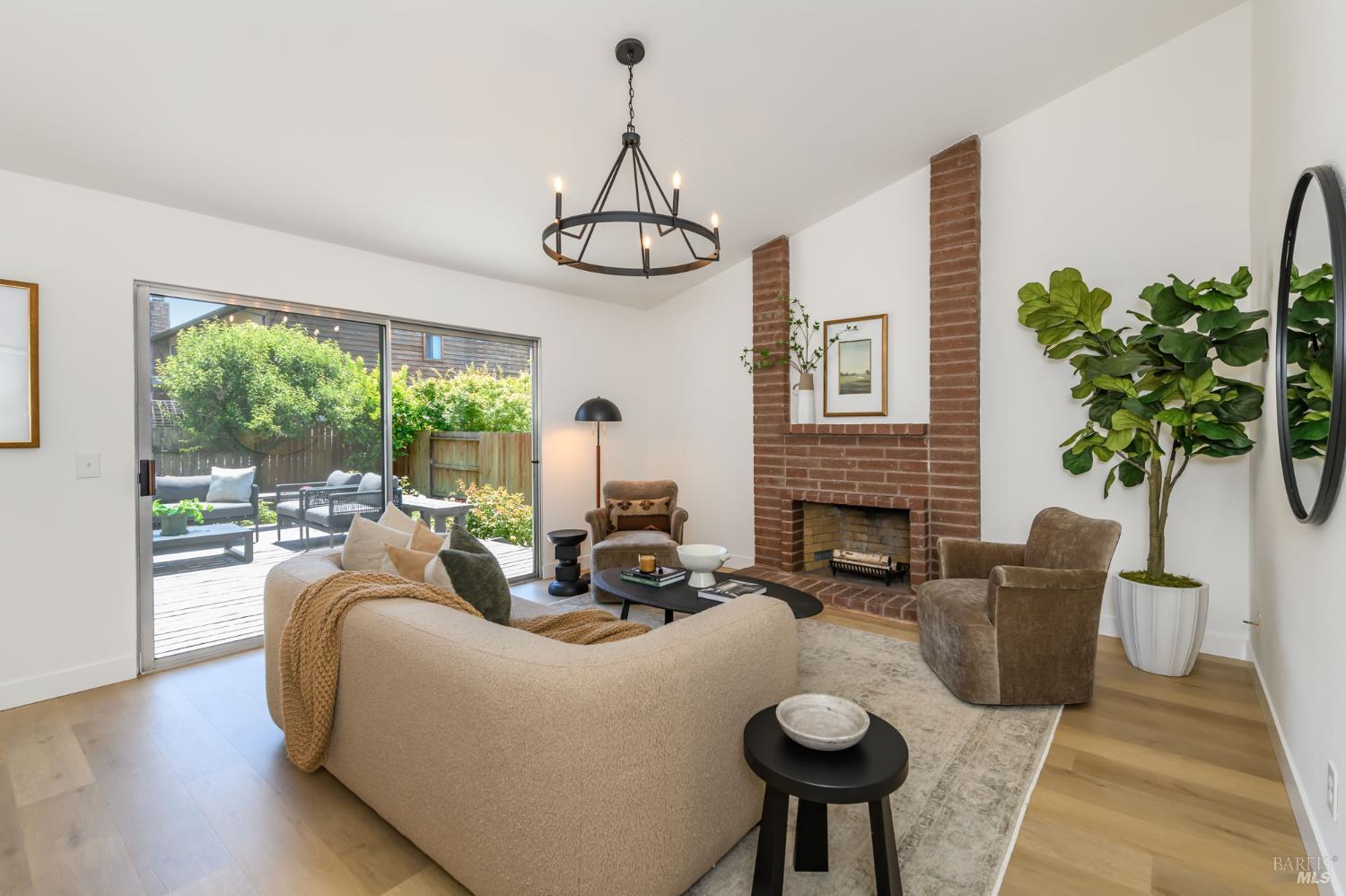 1908 Caulfield Lane