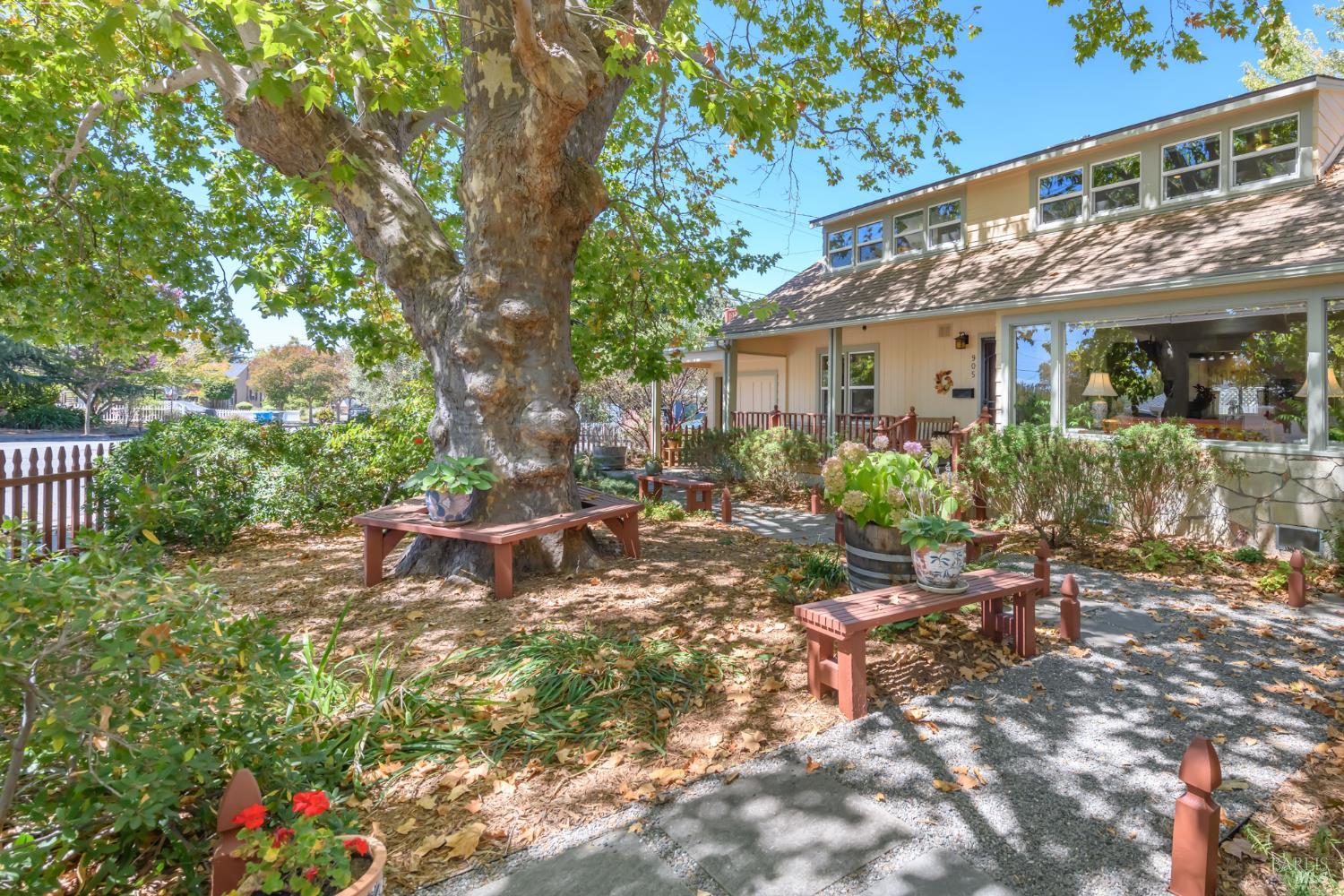 905 Silva Avenue