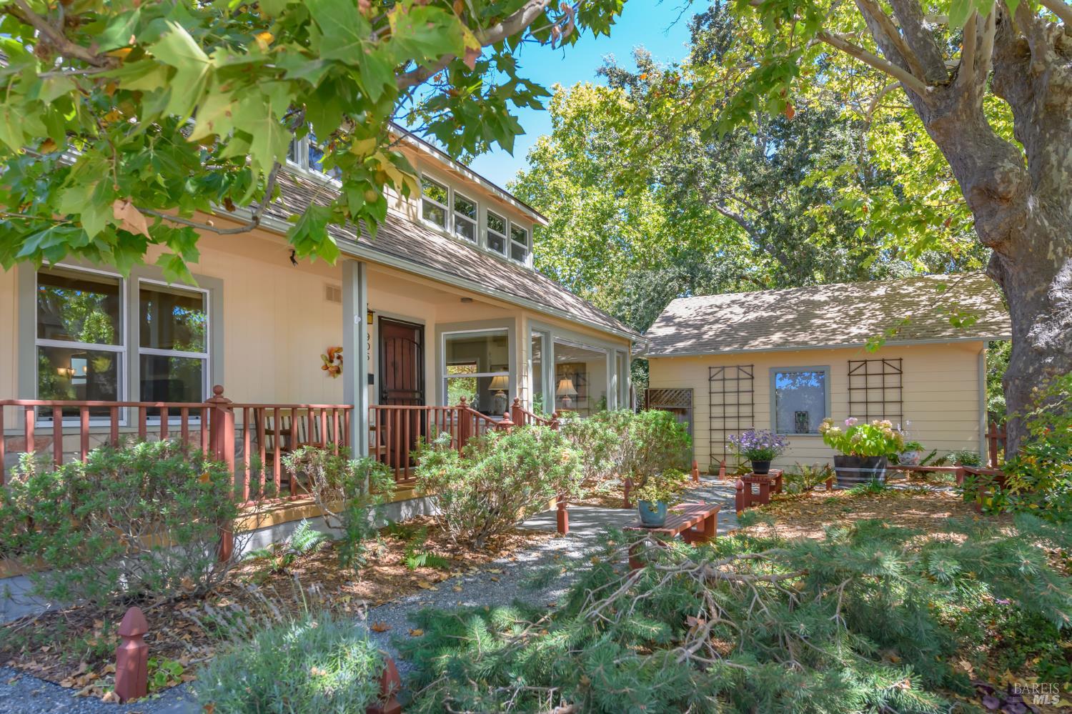 905 Silva Avenue