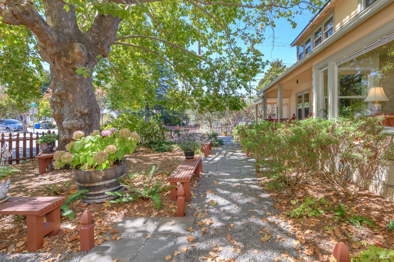 905 Silva Avenue