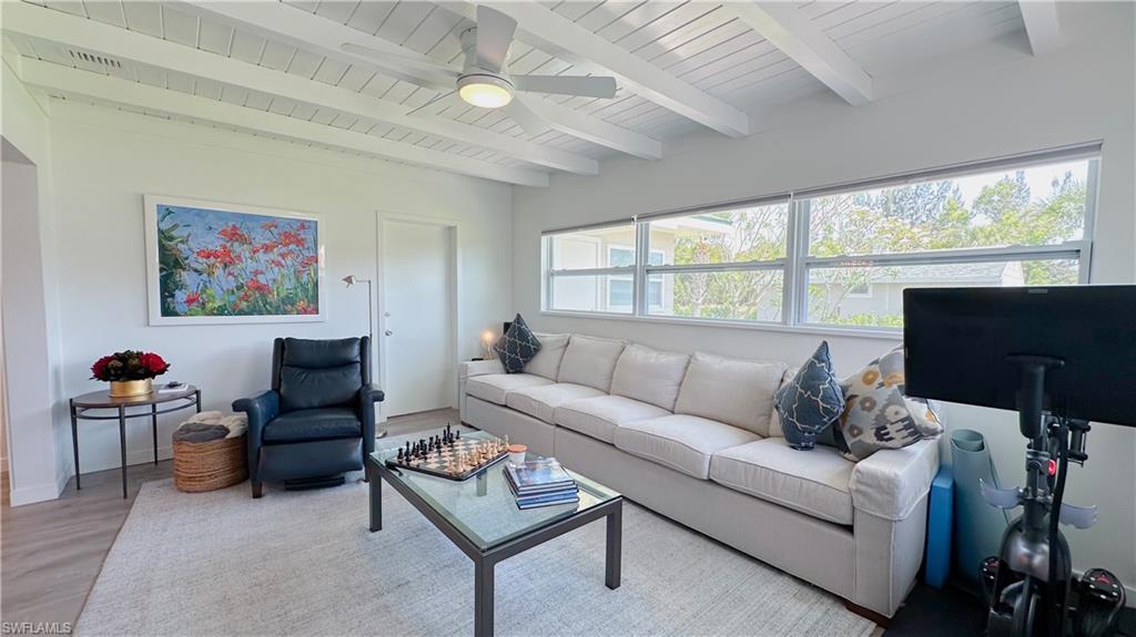 1308 Rosemary LN
