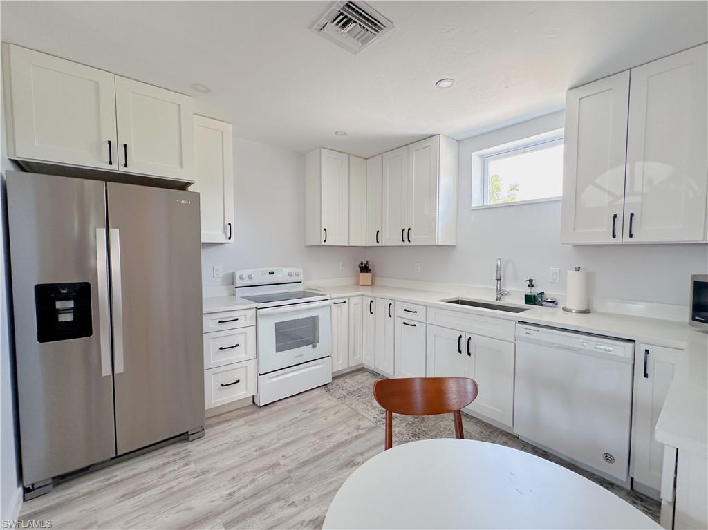 1308 Rosemary LN