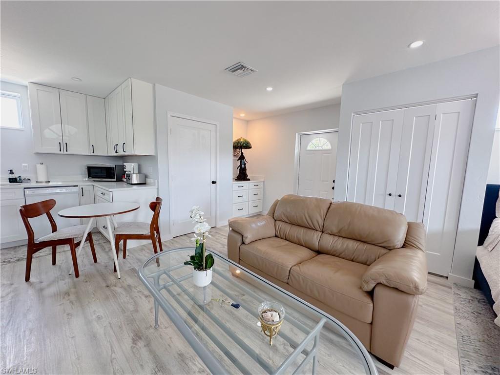 1308 Rosemary LN
