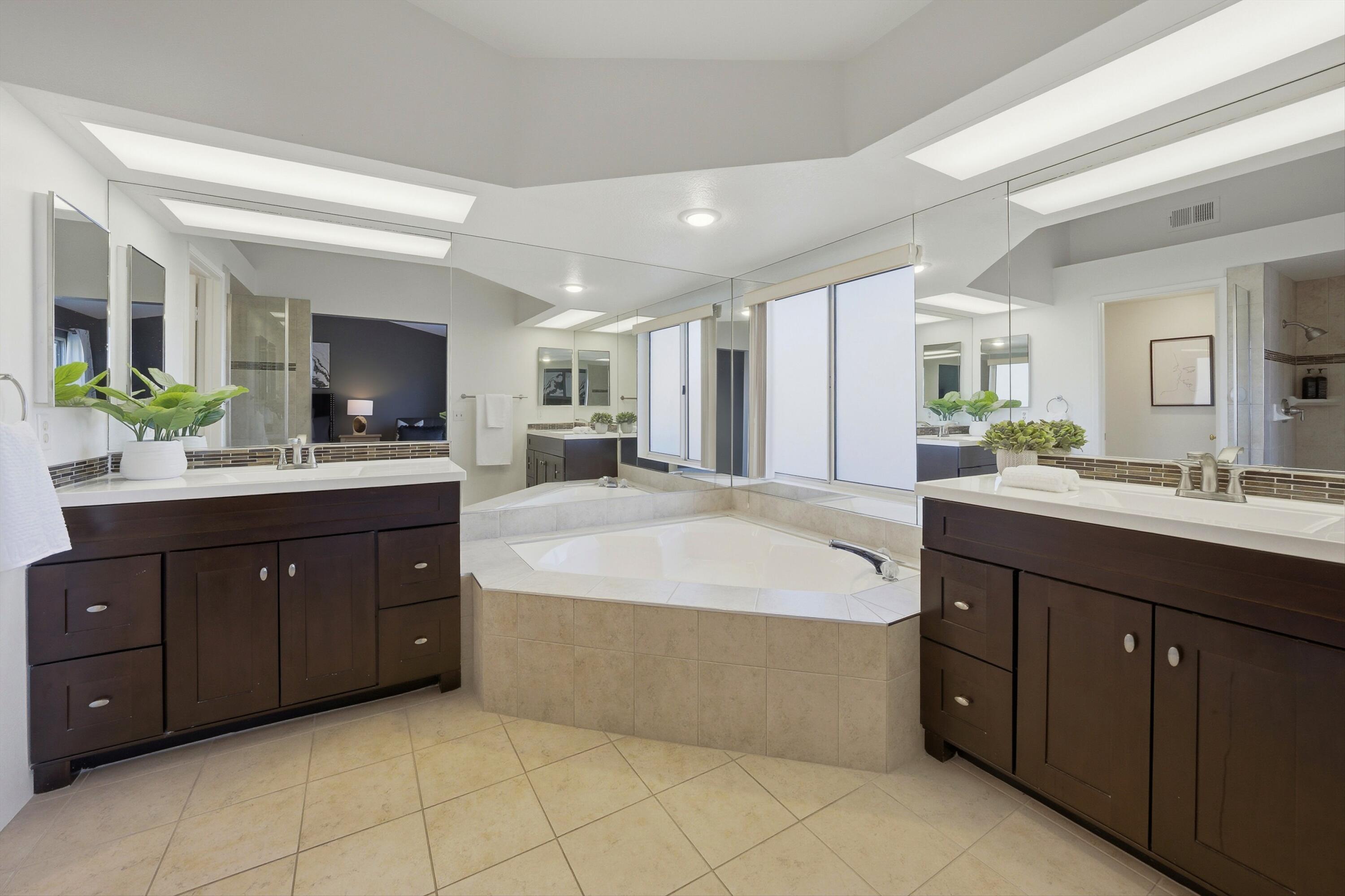 217 Desert Falls CIR