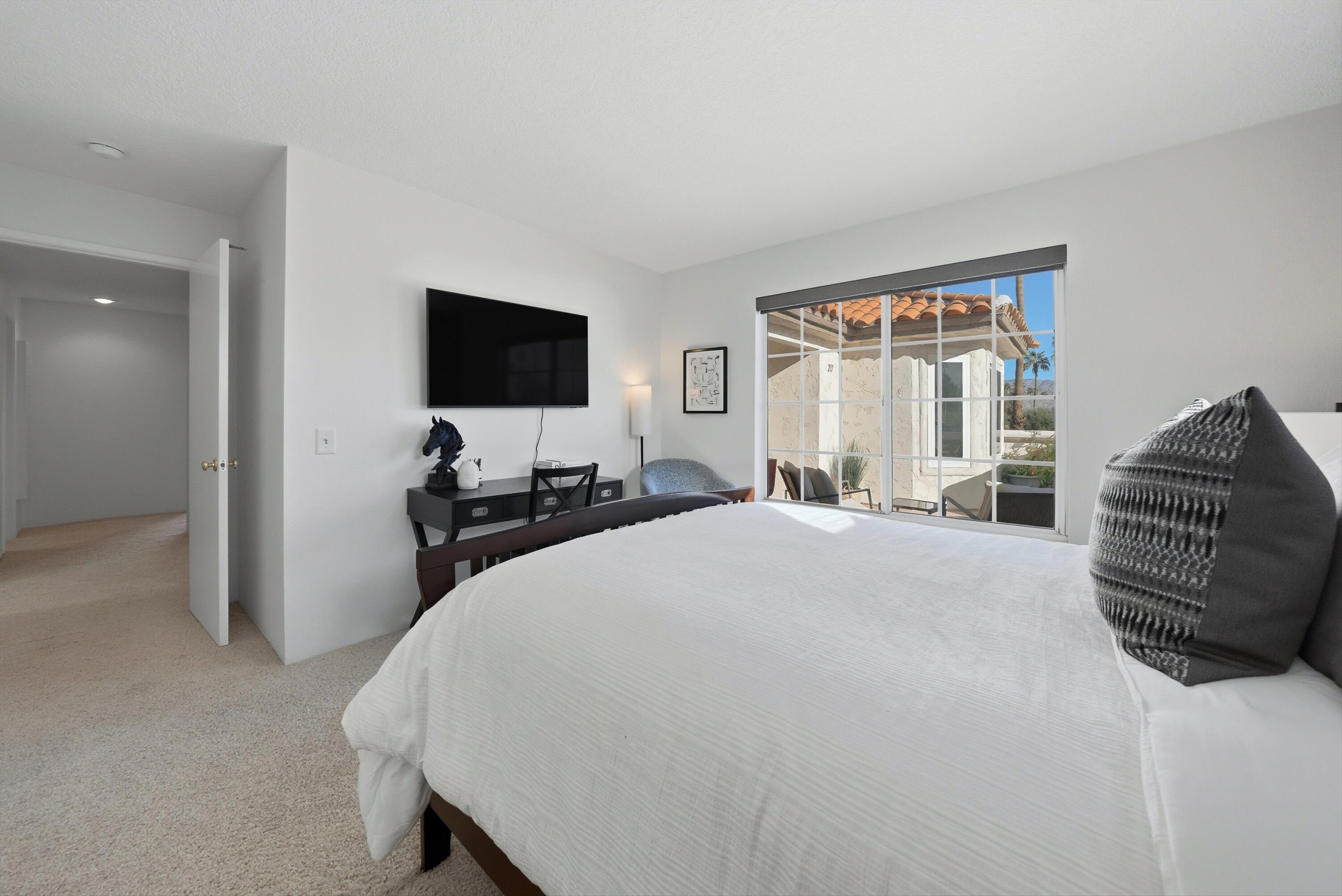 217 Desert Falls CIR